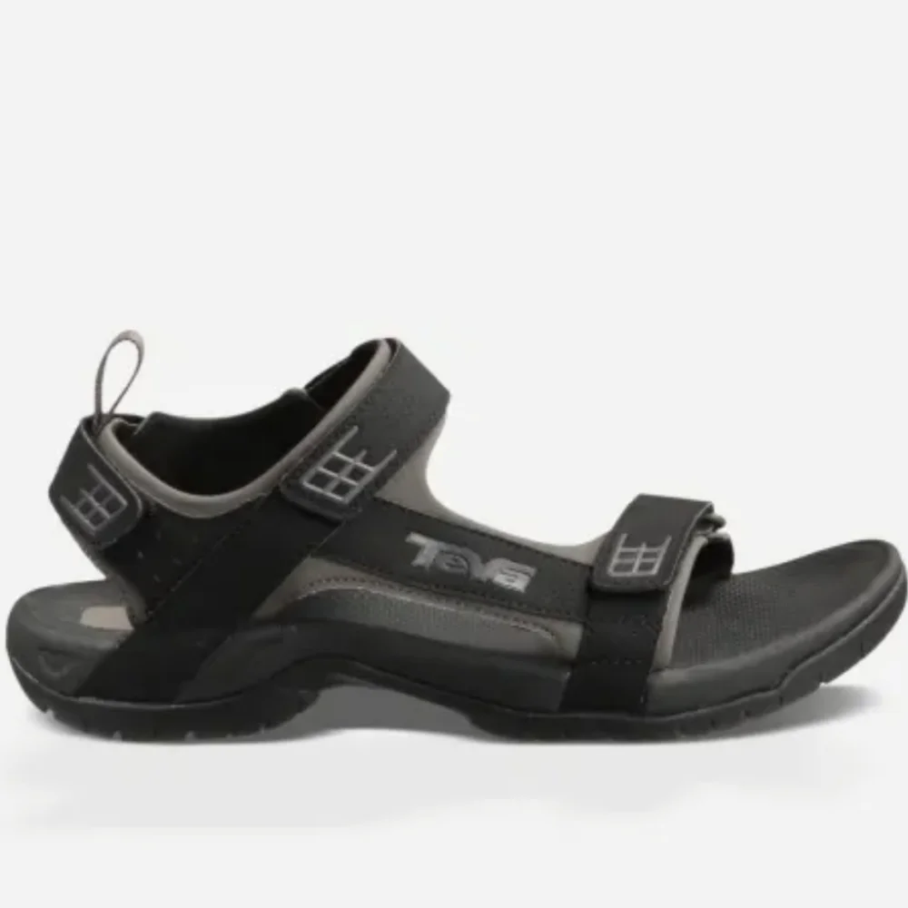 Teva Minam Sandals size 9